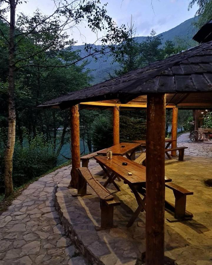 Rafting Camp Encijan Hotel Foca Kültér fotó