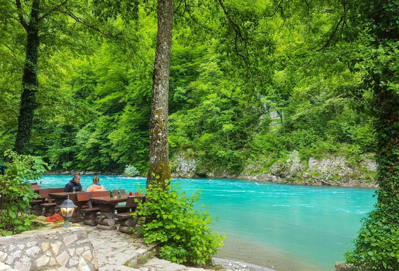 Rafting Camp Encijan Hotel Foca Kültér fotó