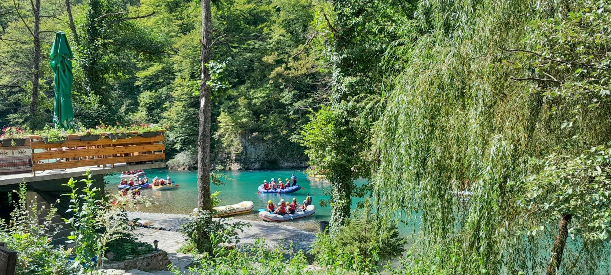 Rafting Camp Encijan Hotel Foca Kültér fotó