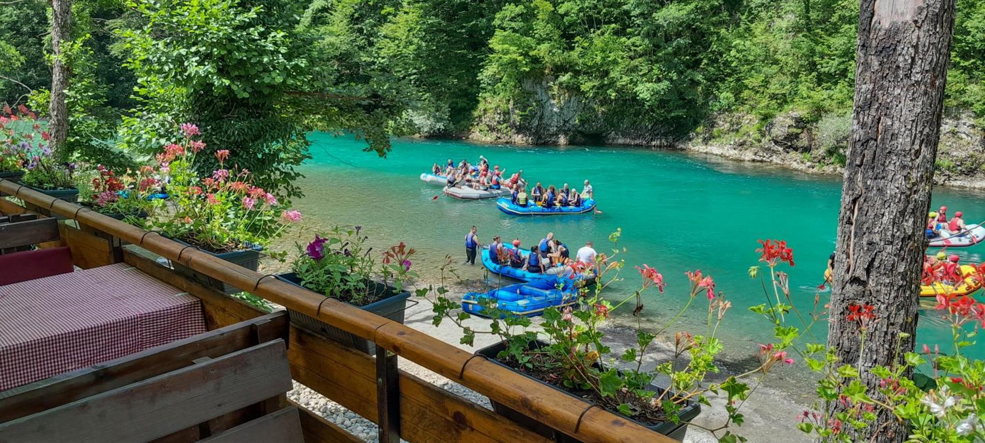 Rafting Camp Encijan Hotel Foca Kültér fotó