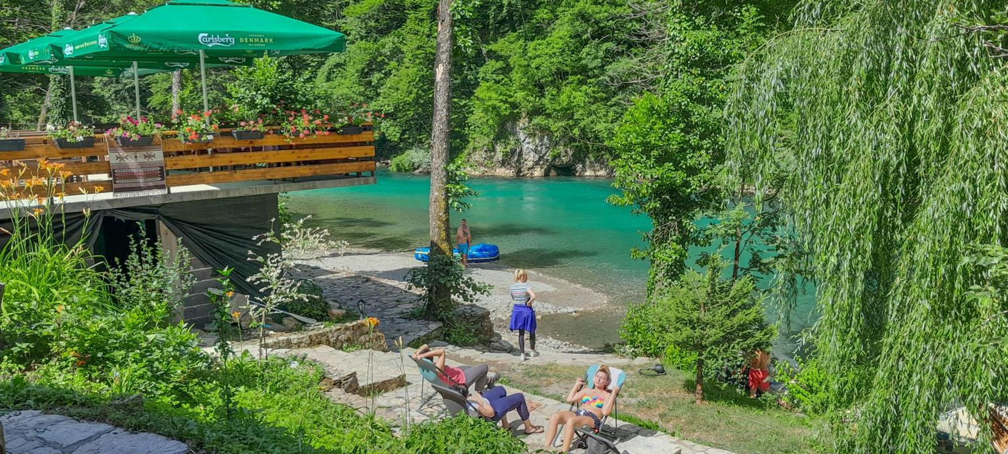 Rafting Camp Encijan Hotel Foca Kültér fotó