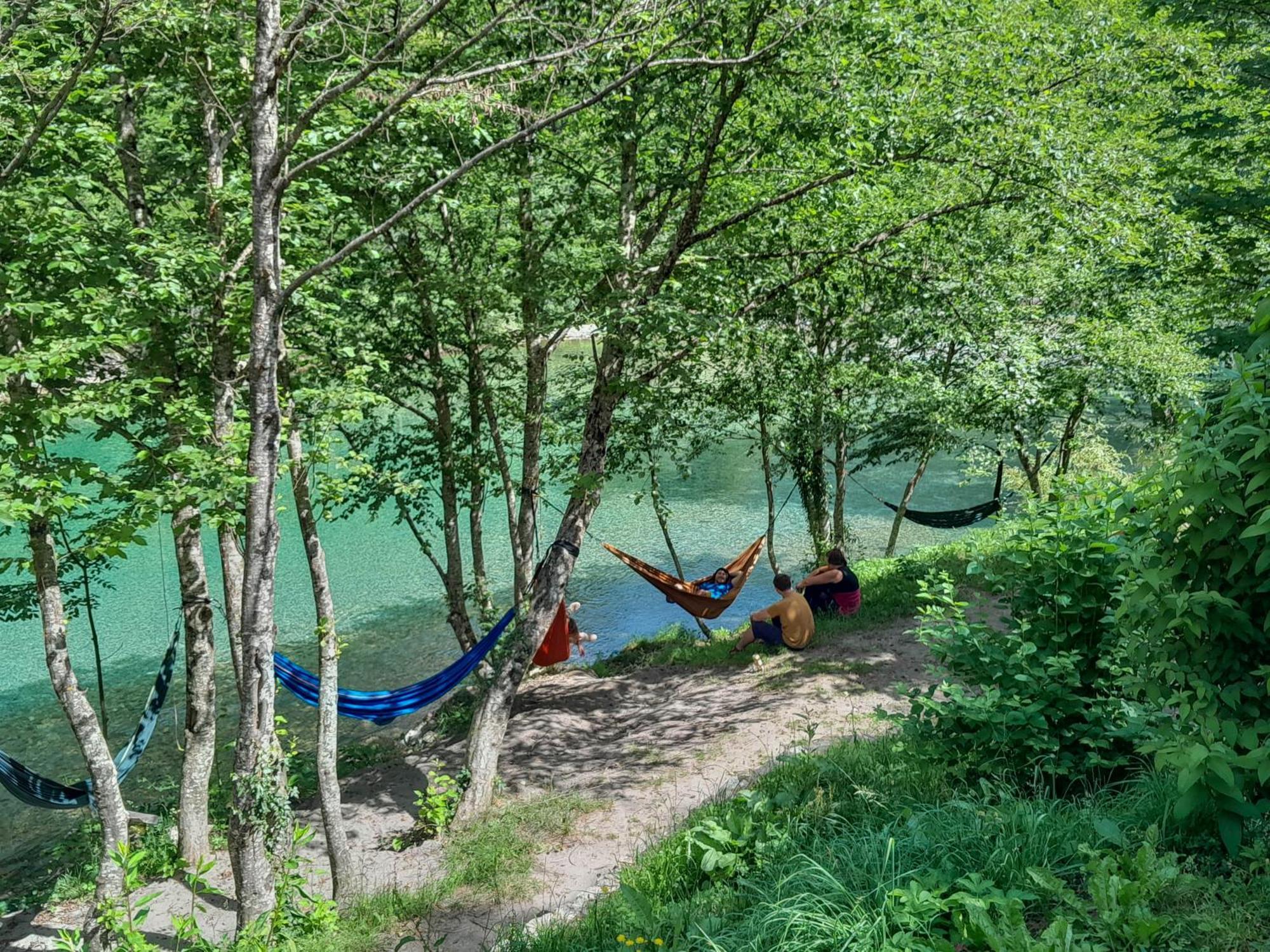Rafting Camp Encijan Hotel Foca Kültér fotó