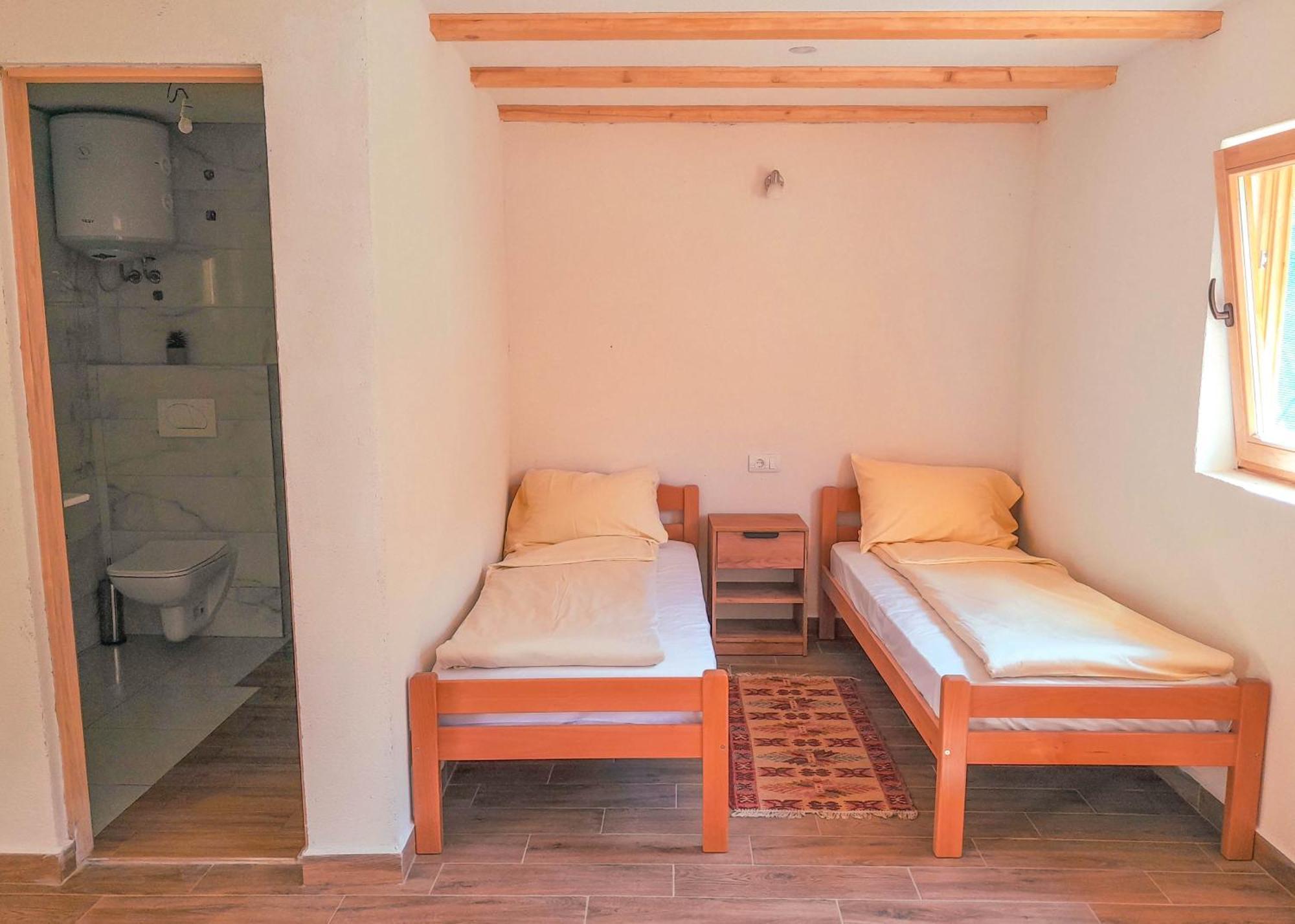Rafting Camp Encijan Hotel Foca Kültér fotó