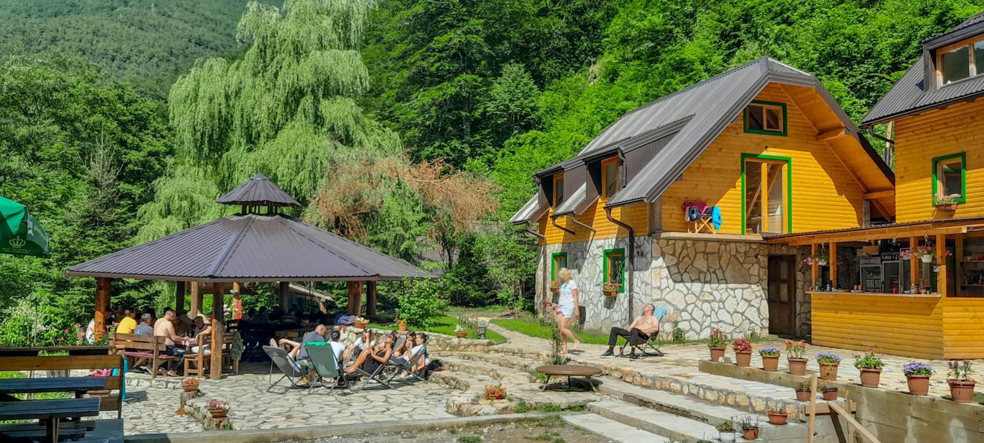 Rafting Camp Encijan Hotel Foca Kültér fotó